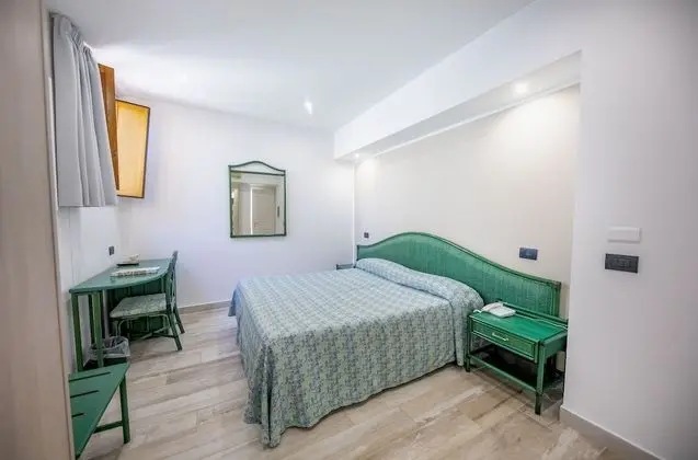Comfort Tek Büyük veya İki Ayrı Yataklı Oda, Ek Bina