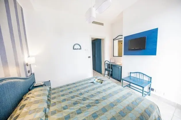 Comfort Tek Büyük veya İki Ayrı Yataklı Oda, Ek Bina