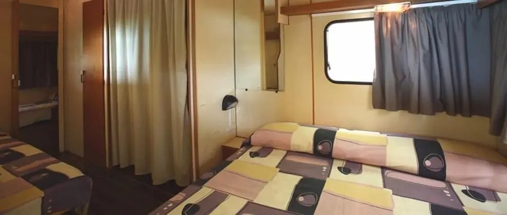 Caravan External Private Bathroom
