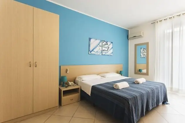 Standard Tek Büyük veya İki Ayrı Yataklı Oda, 1 Çift Kişilik veya 2 Tek Kişilik Yatak