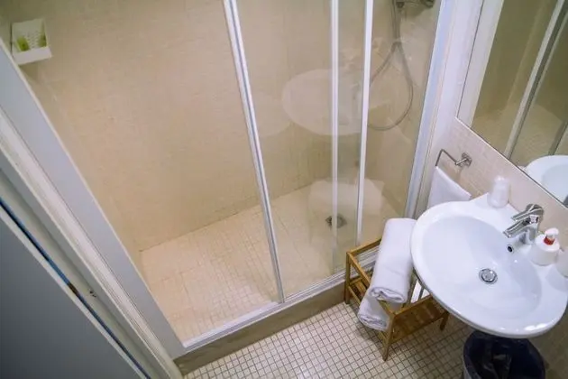 Standard Tek Büyük veya İki Ayrı Yataklı Oda, 1 Çift Kişilik veya 2 Tek Kişilik Yatak