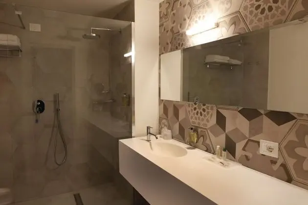 Classic Tek Büyük Yataklı Oda