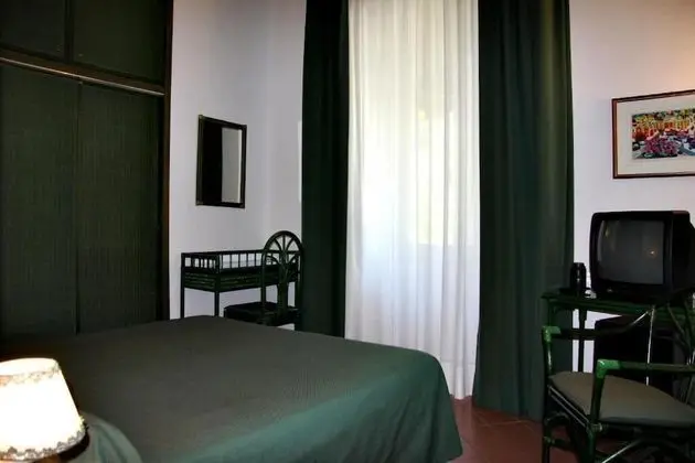 Economy Tek Büyük veya İki Ayrı Yataklı Oda (Internal View)