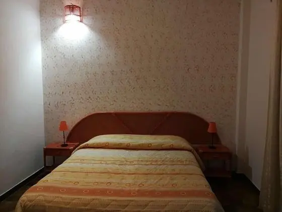 Üç Kişilik Oda, Deniz Manzaralı