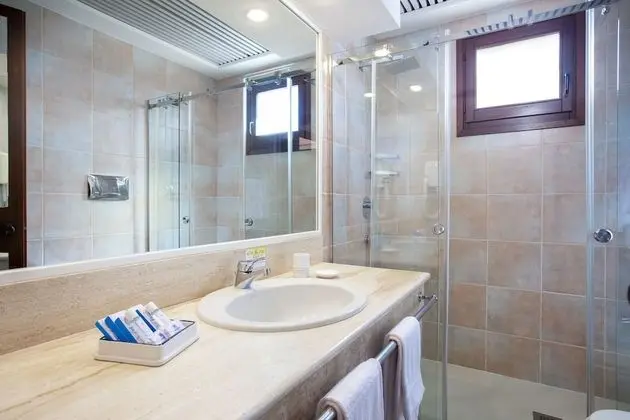 Comfort Tek Büyük veya İki Ayrı Yataklı Oda