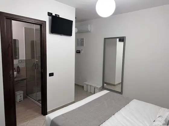 Economy Tek Büyük Yataklı Oda (Lucernaio)