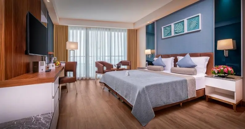 https://images.etstur.com/files/images/hotelImages/TR/52300/l/Hotel-Baia-Lara-Oda-307575.jpg