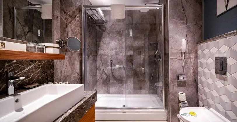 https://images.etstur.com/files/images/hotelImages/TR/52300/l/Hotel-Baia-Lara-Oda-309079.jpg