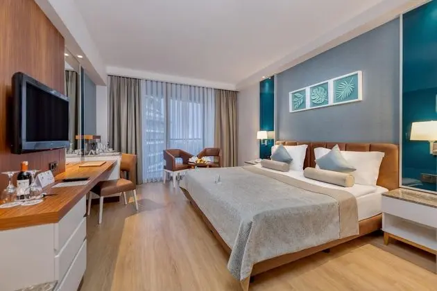 https://images.etstur.com/files/images/hotelImages/TR/52300/l/Hotel-Baia-Lara-Oda-344480.jpg