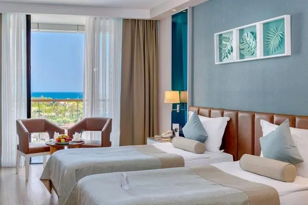https://images.etstur.com/files/images/hotelImages/TR/52300/l/Hotel-Baia-Lara-Oda-344481.jpg