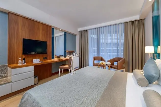 https://images.etstur.com/files/images/hotelImages/TR/52300/l/Hotel-Baia-Lara-Oda-344482.jpg