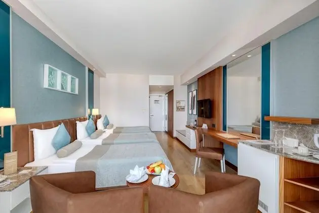 https://images.etstur.com/files/images/hotelImages/TR/52300/l/Hotel-Baia-Lara-Oda-344485.jpg