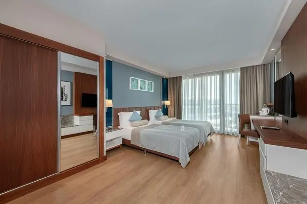 https://images.etstur.com/files/images/hotelImages/TR/52300/l/Hotel-Baia-Lara-Oda-344487.jpg