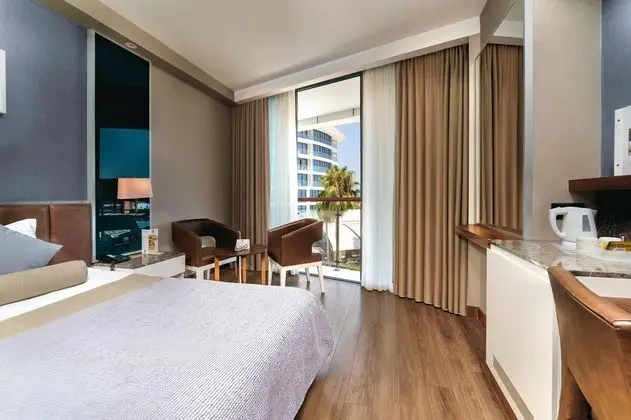 https://images.etstur.com/files/images/hotelImages/TR/52300/l/Baia-Lara-Oda-400997.jpg