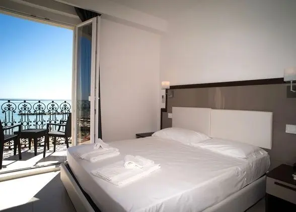 Deluxe Tek Büyük Yataklı Oda, Deniz Manzaralı