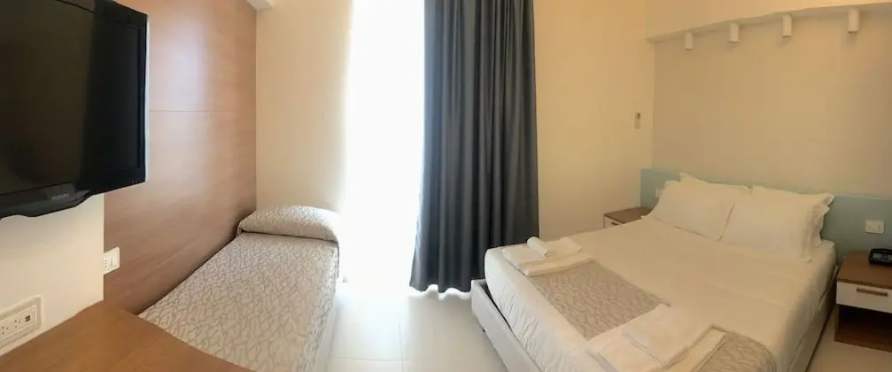 Üç Kişilik Oda