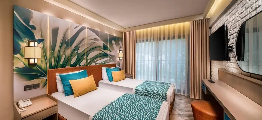 https://images.etstur.com/files/images/hotelImages/TR/212475/l/Baia-Kemer-Club-Oda-308960.jpg