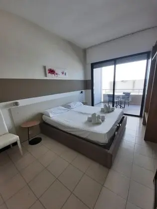 Standard Tek Büyük Yataklı Oda