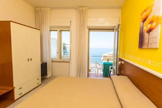 Tek Büyük Yataklı Oda, Deniz Manzaralı