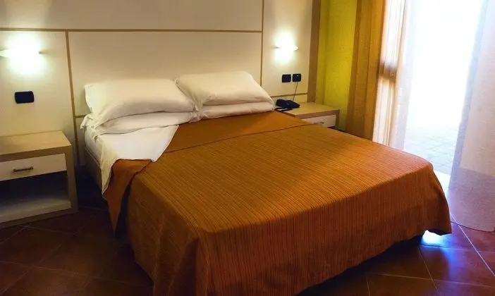 Comfort Tek Büyük Yataklı Oda