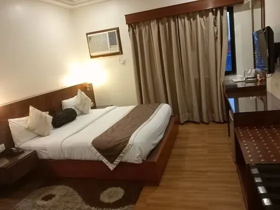 Business Büyük Yataklı Tek Kişilik Oda, 1 Çift Kişilik Yatak, Sigara İçilebilir, Şehir Manzaralı