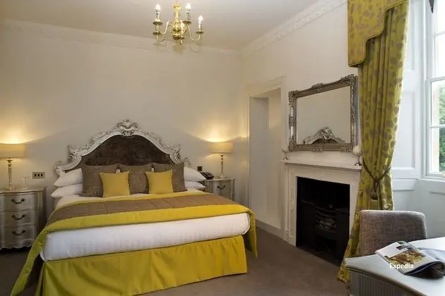 Büyük Yataklı Tek Kişilik Oda