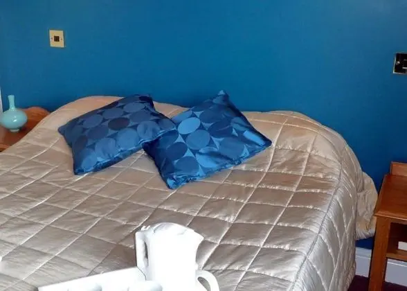Classic Tek Büyük Yataklı Oda