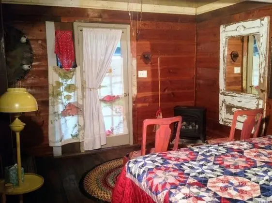 Kır Evi, Birden Çok Yatak, Sigara İçilmez