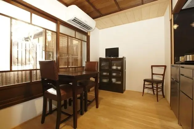 Traditional Ev (Bairin-an)