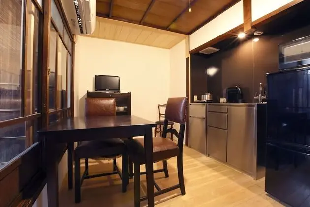 Traditional Ev (Bairin-an)