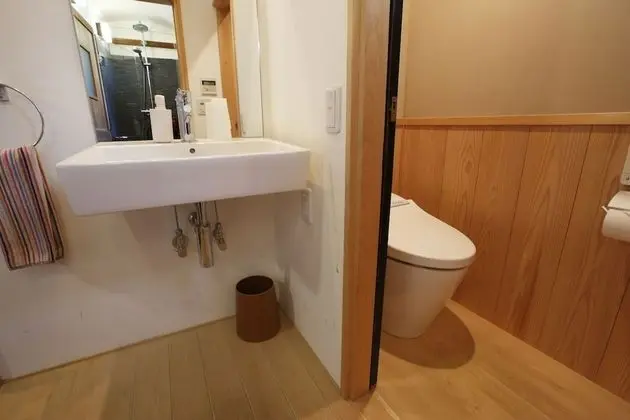 Traditional Ev (Bairin-an)