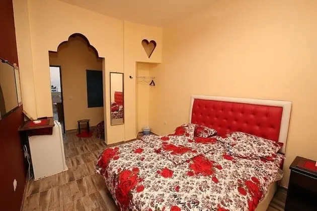 Gallery Tek Büyük veya İki Ayrı Yataklı Oda