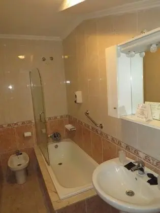 Standard Tek Büyük Yataklı Oda