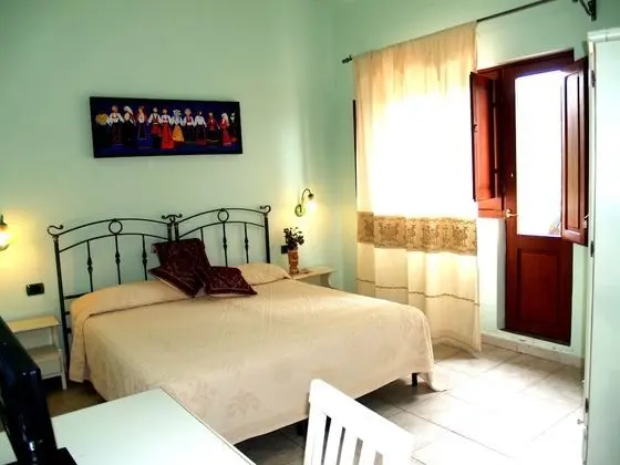 Standard Tek Büyük Yataklı Oda