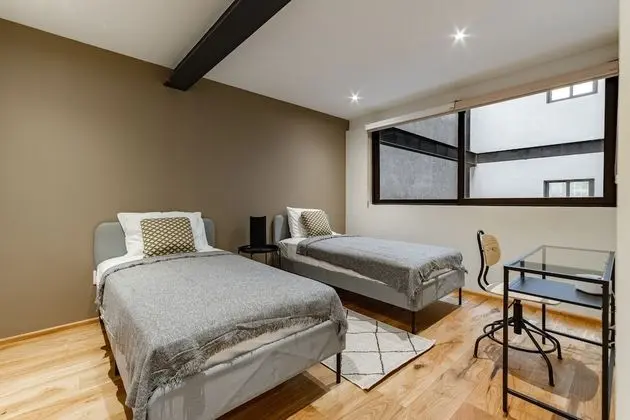 City Apartment 403