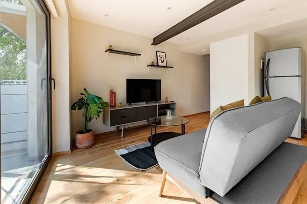 City Apartment 403