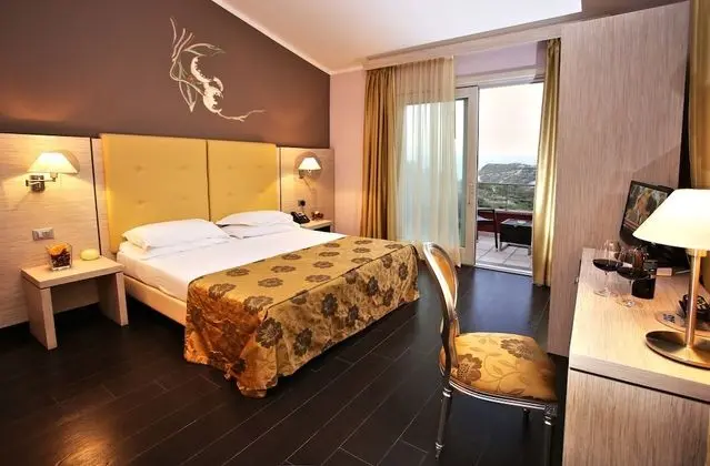 Classic Tek Büyük veya İki Ayrı Yataklı Oda