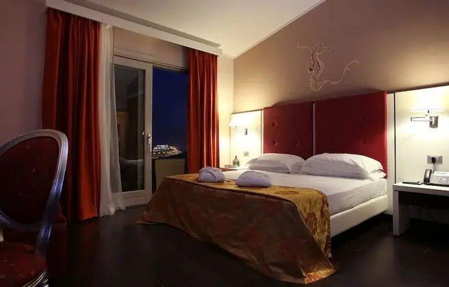 Classic Tek Büyük veya İki Ayrı Yataklı Oda