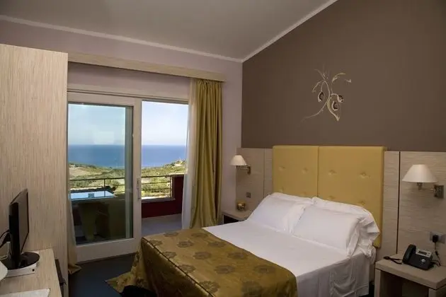 Classic Tek Büyük veya İki Ayrı Yataklı Oda