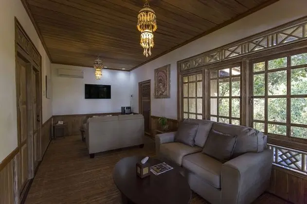 Ev (Baluran Camp)
