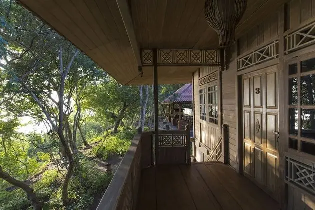 Ev (Baluran Camp)