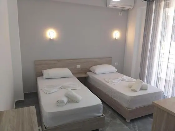 Dört Kişilik Oda, Deniz Manzaralı