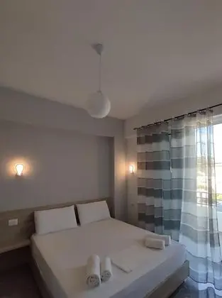 Tek Büyük Yataklı Oda, Balkon