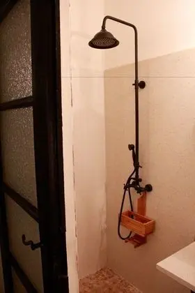 Classic Tek Büyük Yataklı Oda, Bahçe Manzaralı (The Singer Room )
