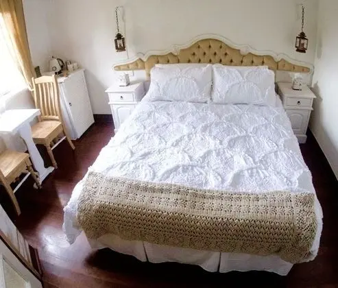 Romantic Tek Büyük Yataklı Oda, Bahçe Manzaralı (Molly's Room)