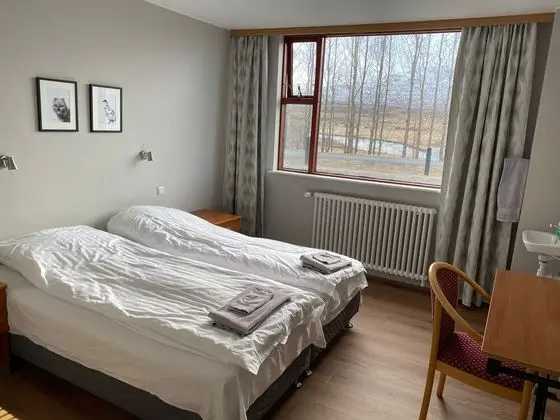 İki Ayrı Yataklı Oda, Ortak Banyo