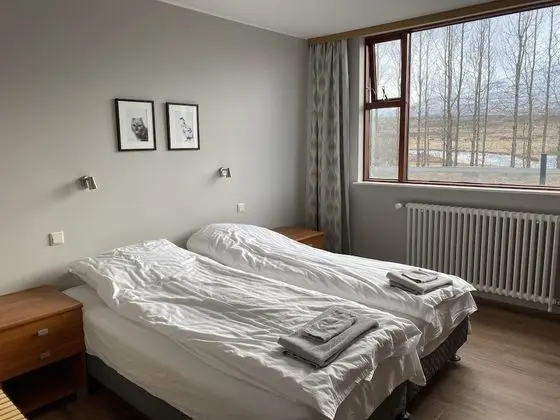 İki Ayrı Yataklı Oda, Ortak Banyo