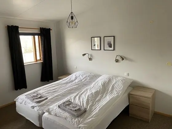 İki Ayrı Yataklı Oda, Ortak Banyo