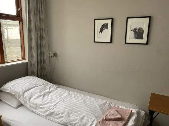 Tek Kişilik Oda, Ortak Banyo