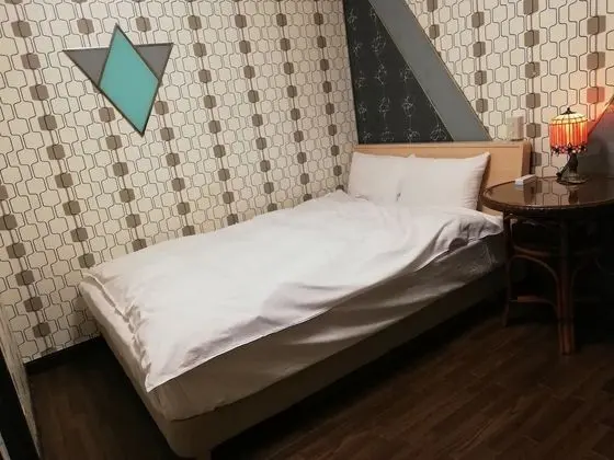 Tek Büyük Yataklı Oda (with Bathroom)